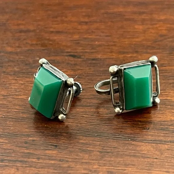 Art deco style glass chrysoprase solid silver screw back earrings - Picture 5 of 8